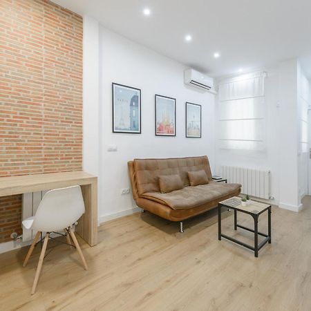 Apartament Avila Calle, Precioso Estudio En Santiago Bernabeu-Estrecho En Segundo Piso Sin Ascensor Madryt Zewnętrze zdjęcie