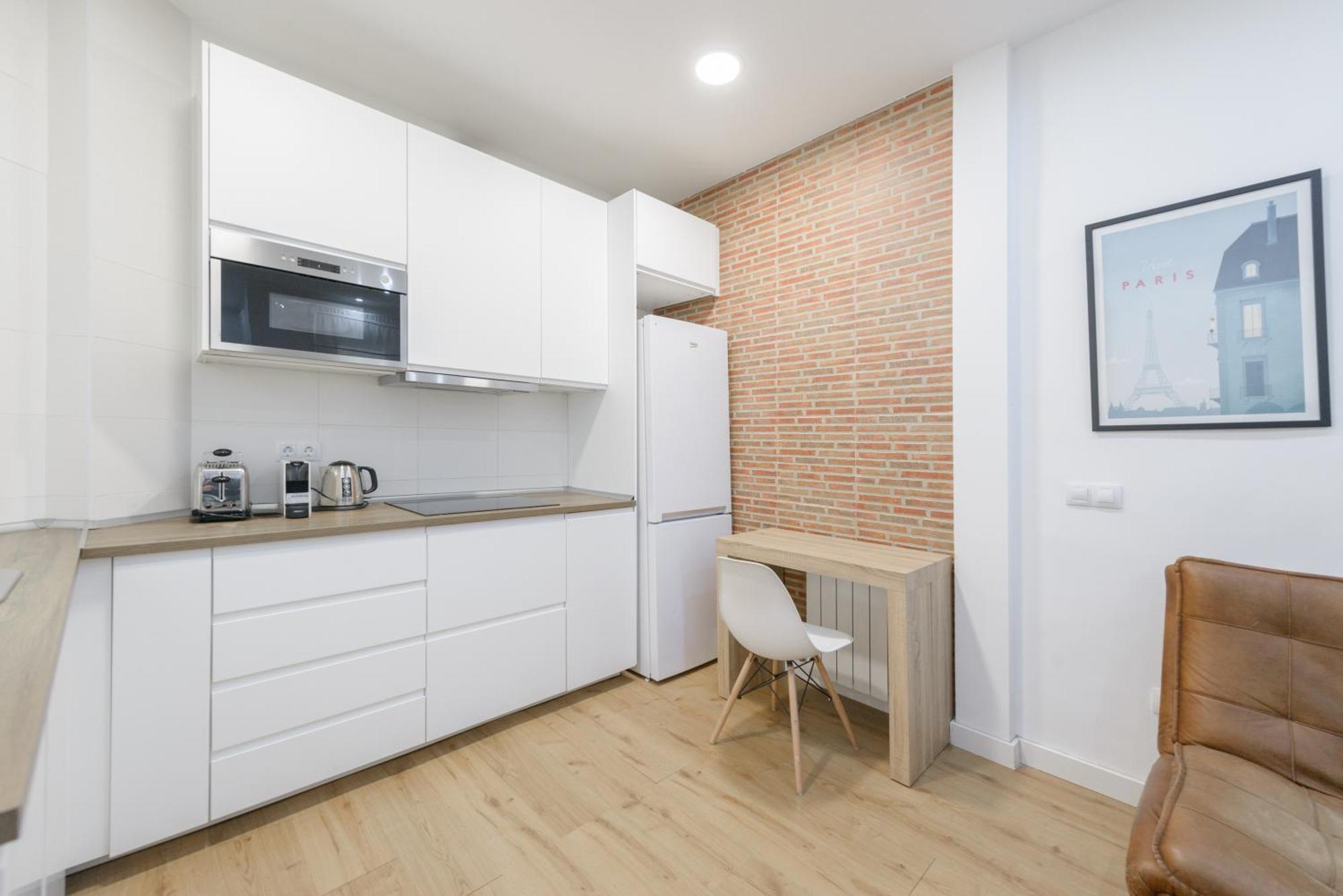 Apartament Avila Calle, Precioso Estudio En Santiago Bernabeu-Estrecho En Segundo Piso Sin Ascensor Madryt Zewnętrze zdjęcie