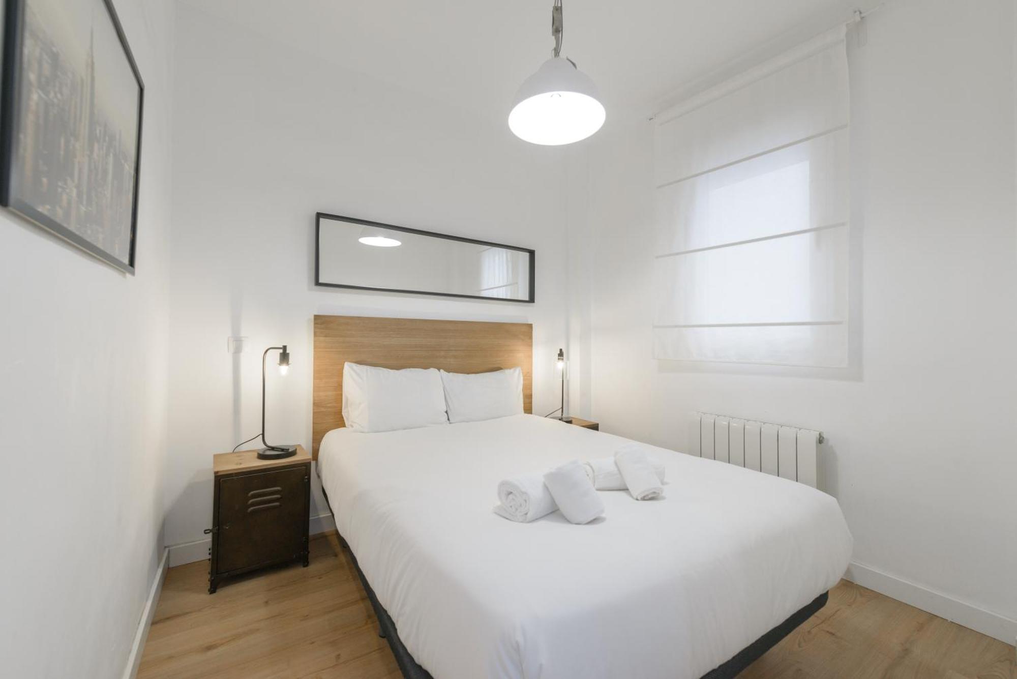 Apartament Avila Calle, Precioso Estudio En Santiago Bernabeu-Estrecho En Segundo Piso Sin Ascensor Madryt Zewnętrze zdjęcie