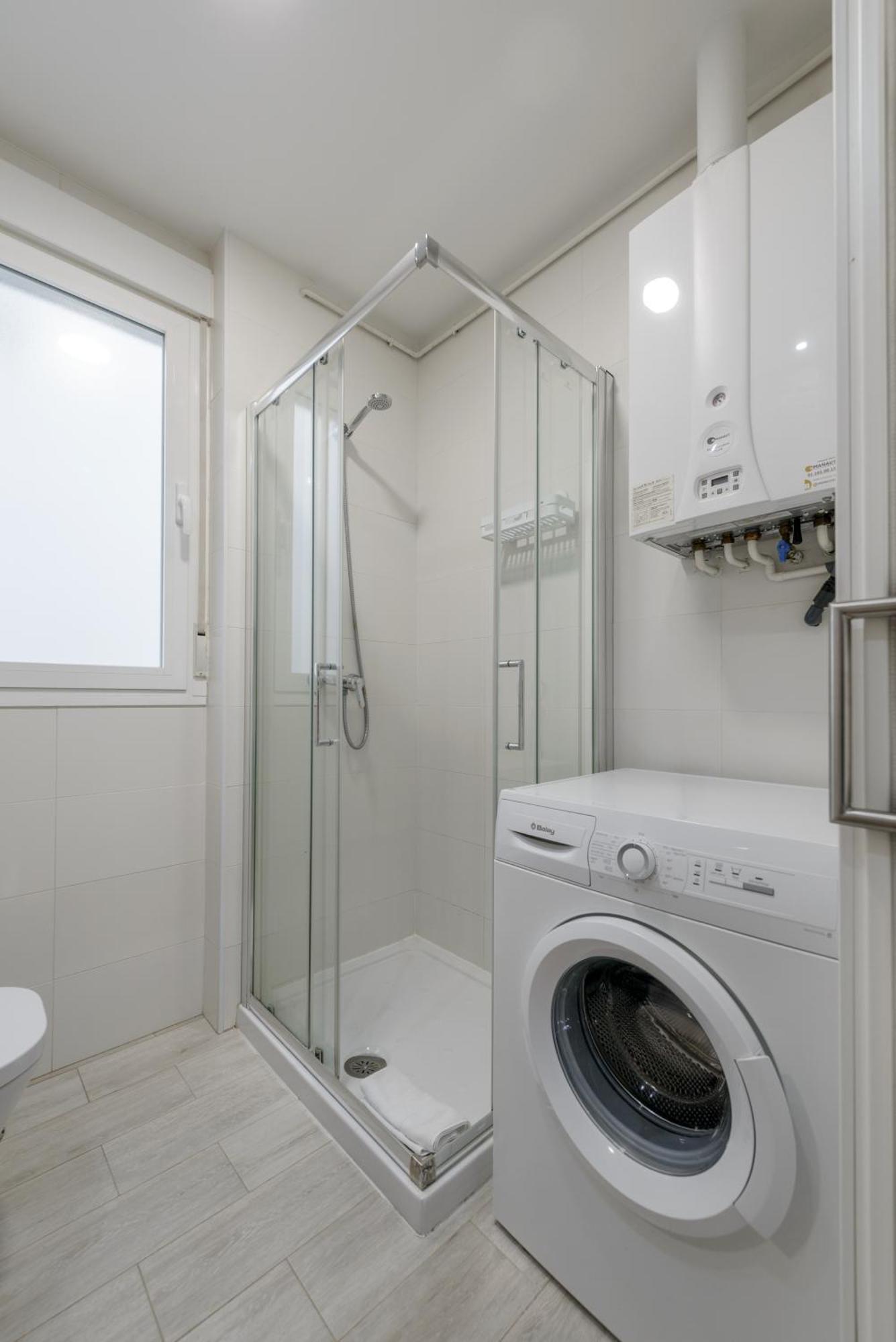 Apartament Avila Calle, Precioso Estudio En Santiago Bernabeu-Estrecho En Segundo Piso Sin Ascensor Madryt Zewnętrze zdjęcie