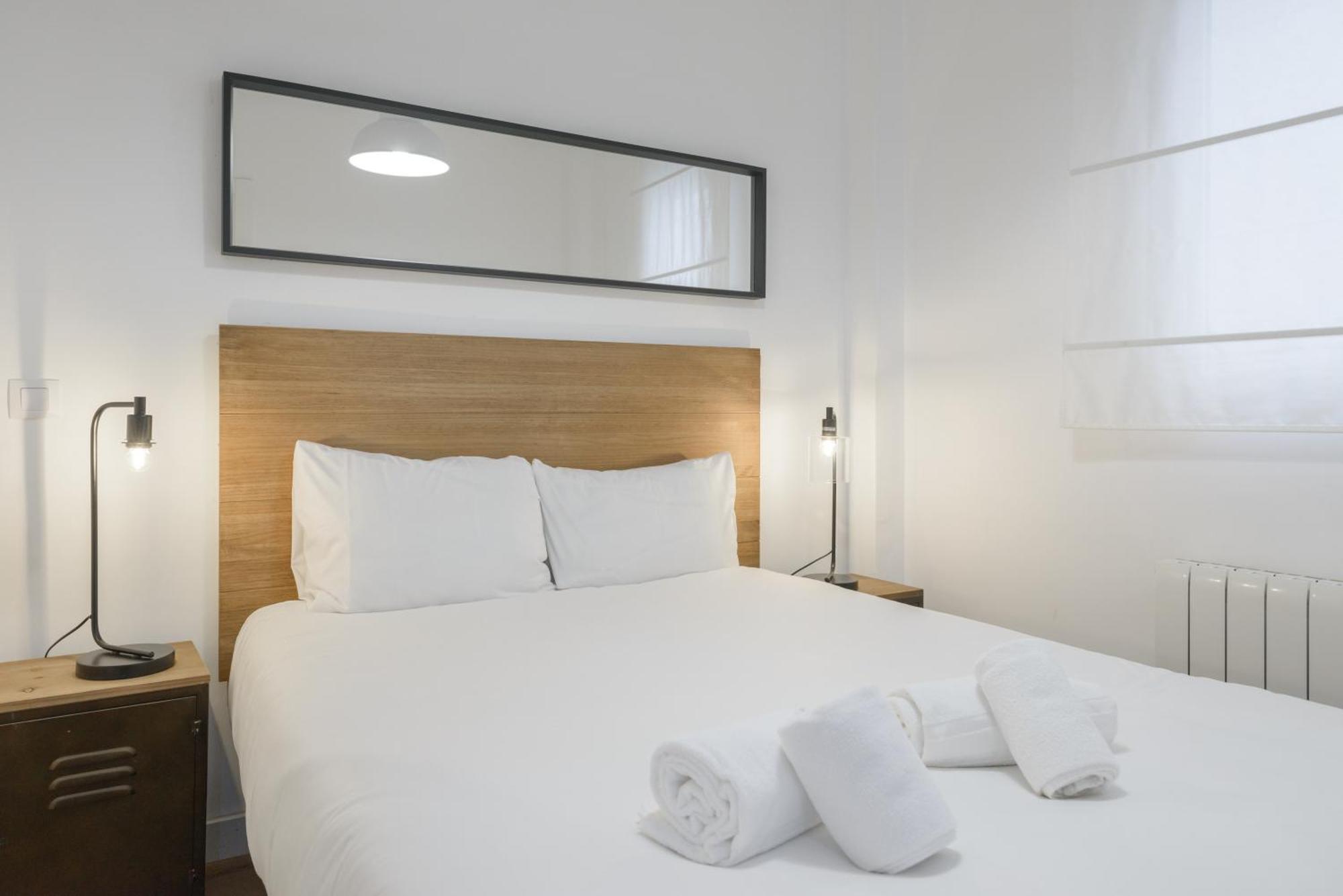 Apartament Avila Calle, Precioso Estudio En Santiago Bernabeu-Estrecho En Segundo Piso Sin Ascensor Madryt Zewnętrze zdjęcie