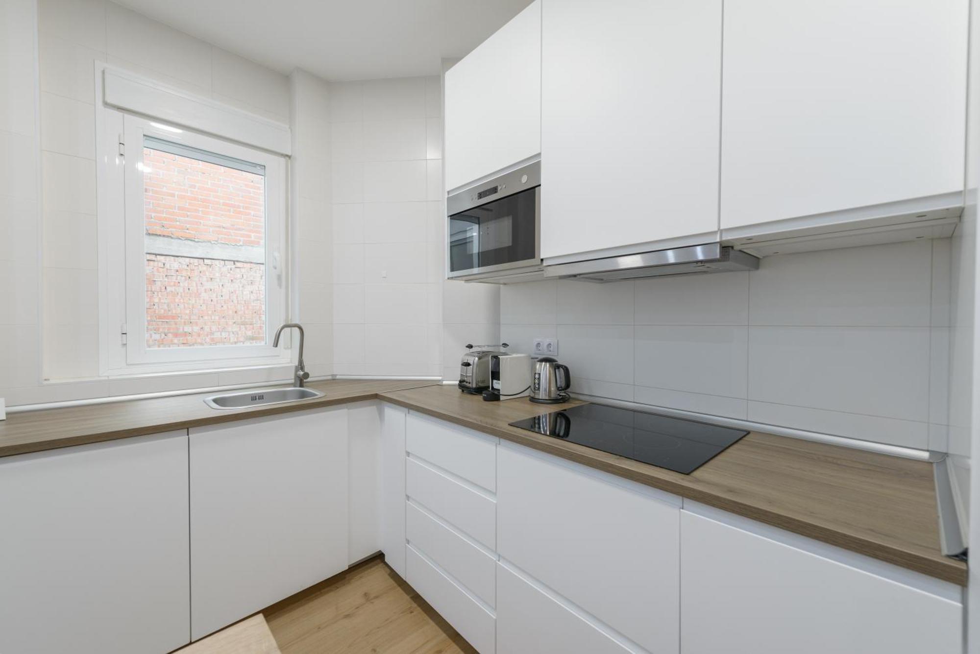 Apartament Avila Calle, Precioso Estudio En Santiago Bernabeu-Estrecho En Segundo Piso Sin Ascensor Madryt Zewnętrze zdjęcie