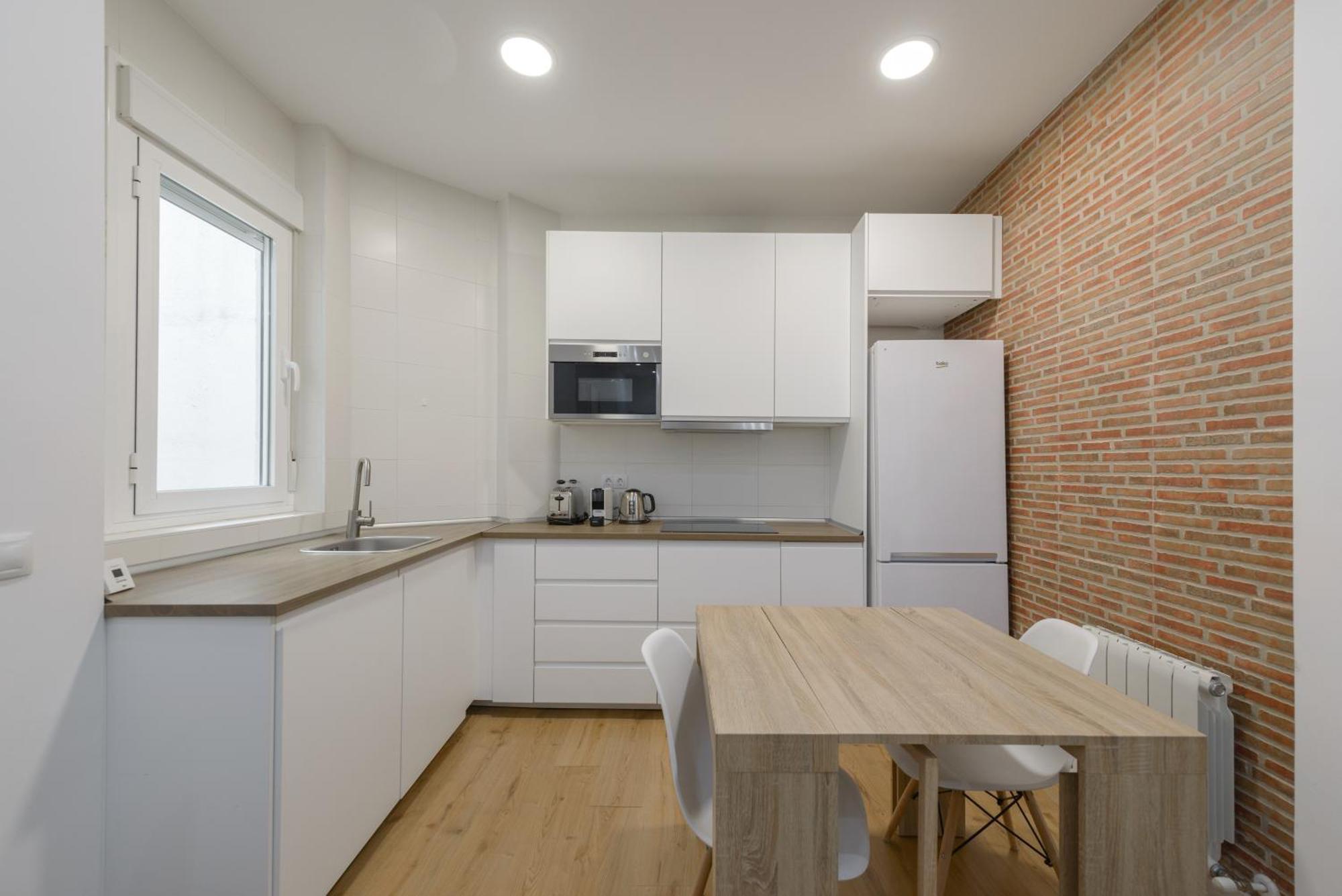 Apartament Avila Calle, Precioso Estudio En Santiago Bernabeu-Estrecho En Segundo Piso Sin Ascensor Madryt Zewnętrze zdjęcie
